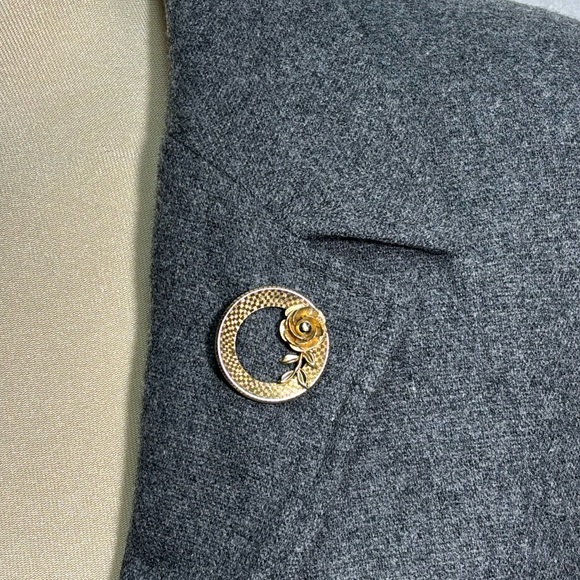 Vintage brooch - Picture 1 of 9